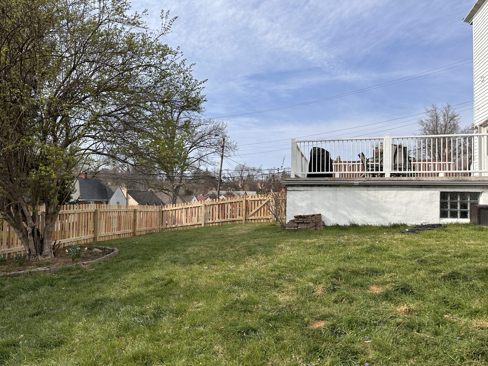 Wood picket fence in a Cincinnati neighborhood