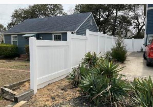 Custom Transitions installed by Heartwood Fence