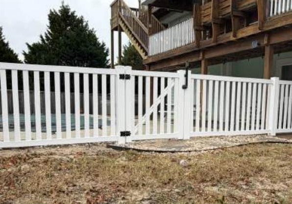 4ft Picket, Flat Top installed by Heartwood Fence