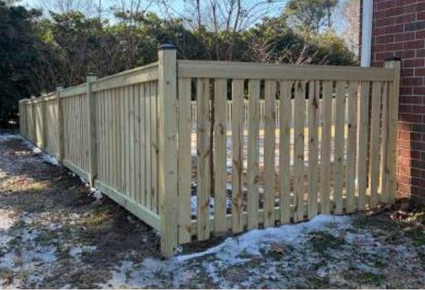 Top Cap and Fascia Picket installed by Heartwood Fence
